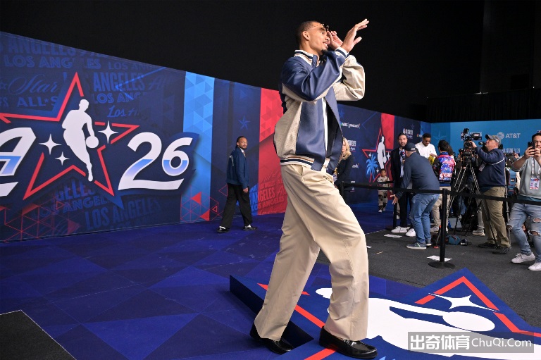 詹姆斯传球,失误被断,怀特反击轻,皇冠体育,CROWN,SPORTS,皇冠体育网址,皇冠体育app,皇冠体育官网,皇冠体育集团